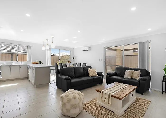Spacious 4 Bedroom House In Southern River