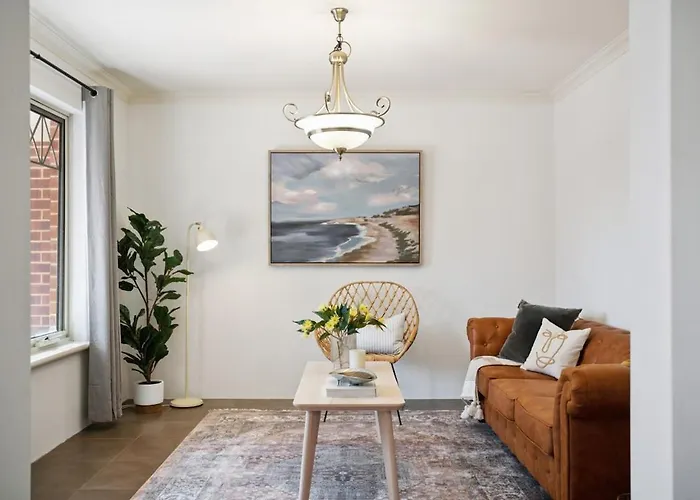 Beaufort Retreat - 4Br Family Stay - Hyde Park