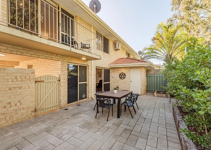 Coastal Comfort 1 King, 2 Queen Beds With Park Views