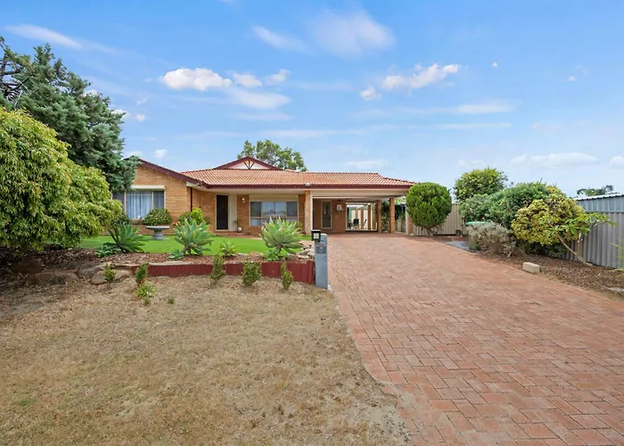 Entire House With 4 Bedrooms Fully Air Conditioned